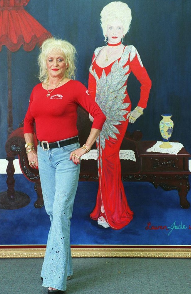 Ms Summers pictured with her Archibald Prize entry portrait in 2003. Picture: News Corp