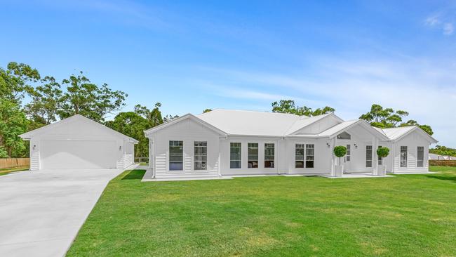 "The White Coast" by Lyke Homes won the Master Builders Queensland awards for Individual Home from $450,000 up to $550,000.