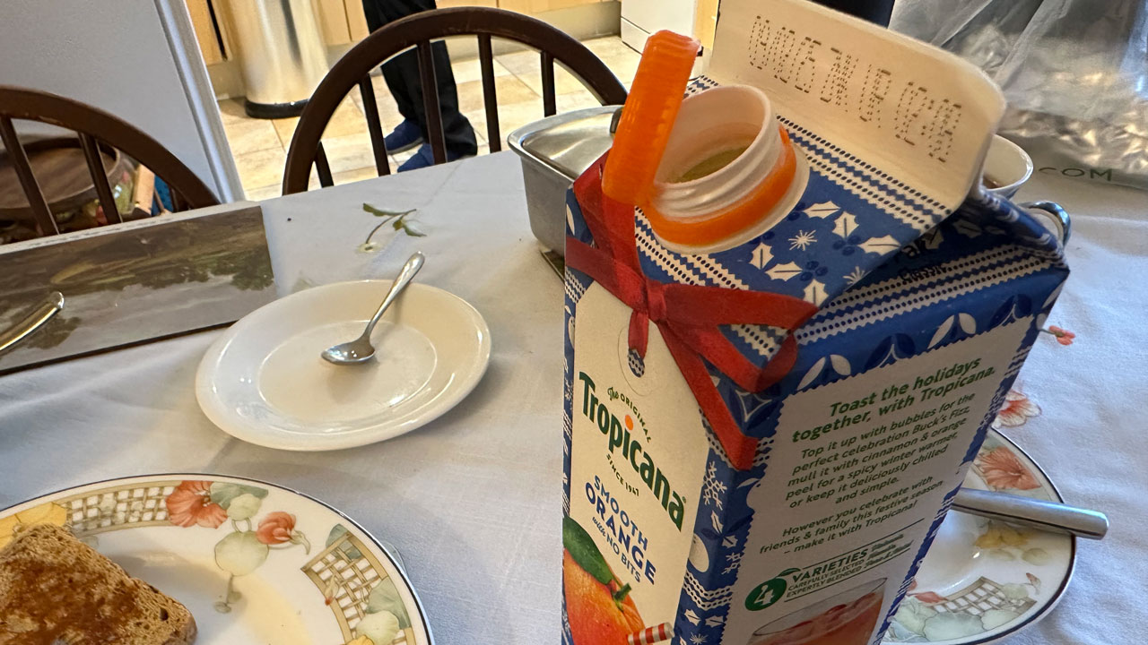 <h2>2. Bottle caps don't come off</h2><p>Whether it was orange juice or milk this left me surprised and frustrated.&nbsp;</p>