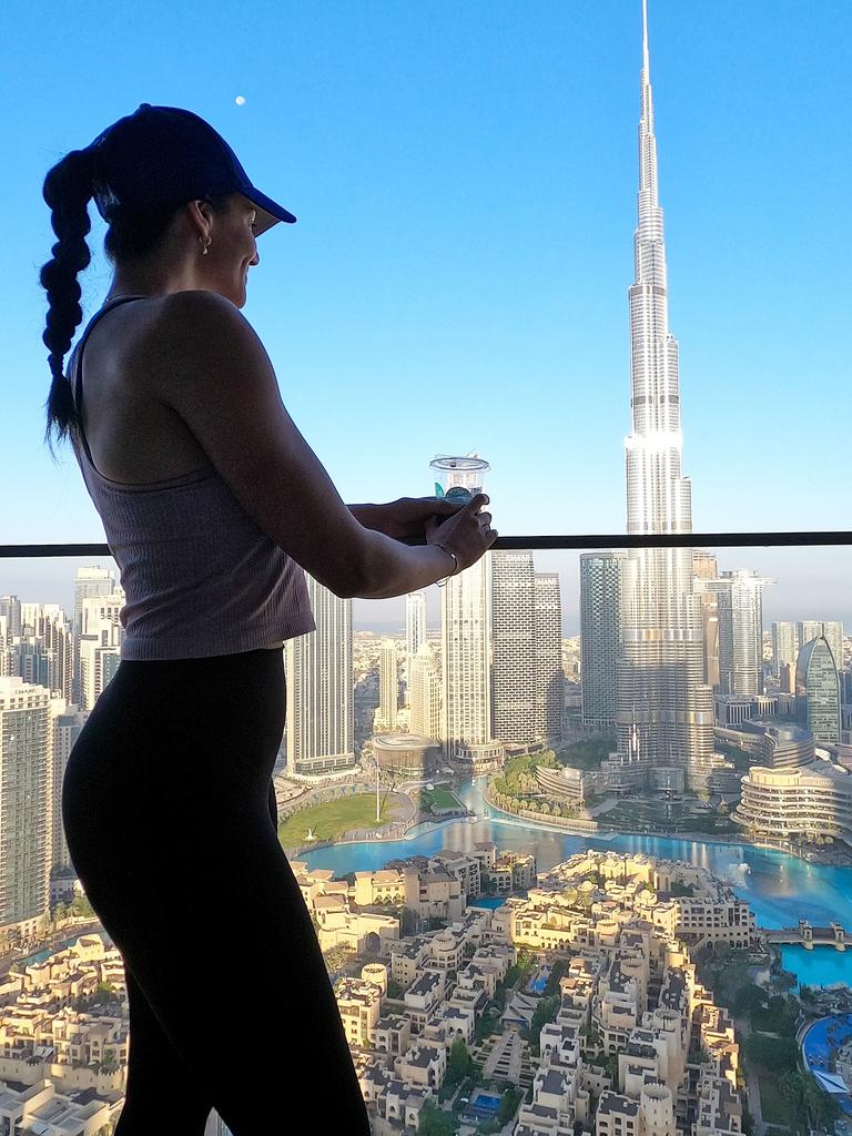 Steph Rice Blows Up Life Gets Trolled Over Move To Dubai Daily Telegraph 