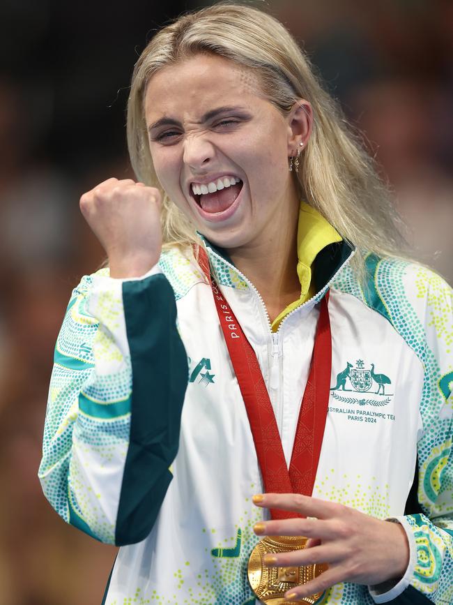 Para-swimmer Alexa Leary celebrates after winning gold in the Women's 100m Freestyle S9 in the Paris Paralympic Games. Picture: Getty Images