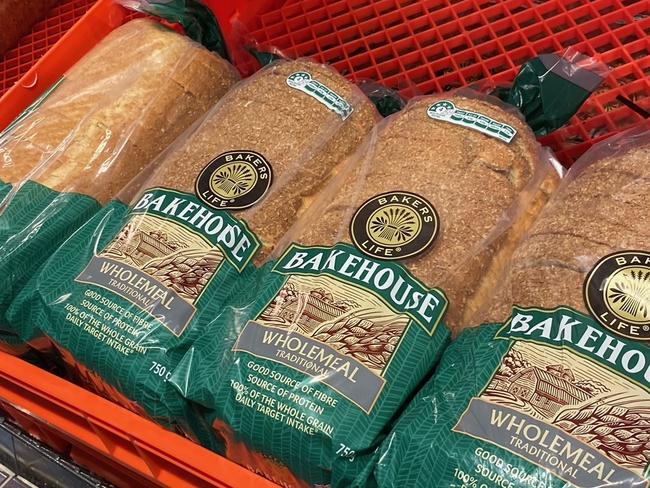 Aldi bread change divides customers