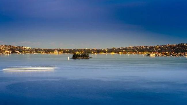The sweeping vistas on view from Burrawong Ave, Mosman have made it a well-sought after location.