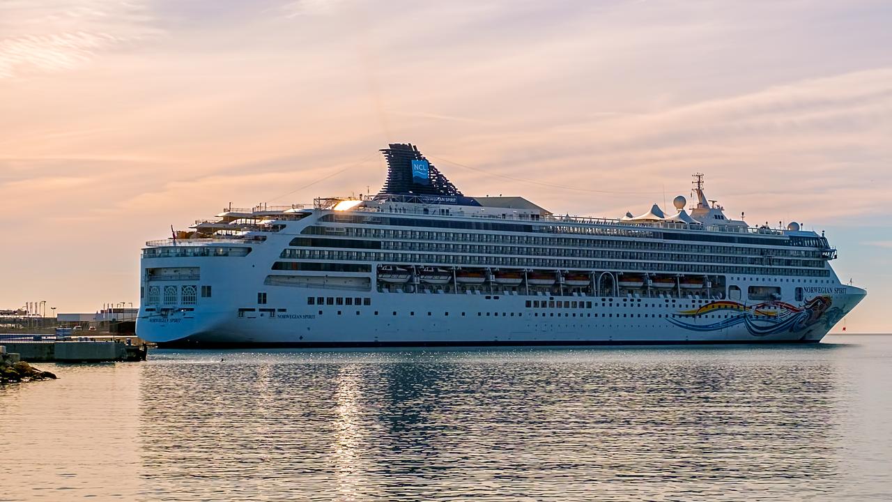 The Norwegian Spirit cruise ship had 2000 passengers on-board.