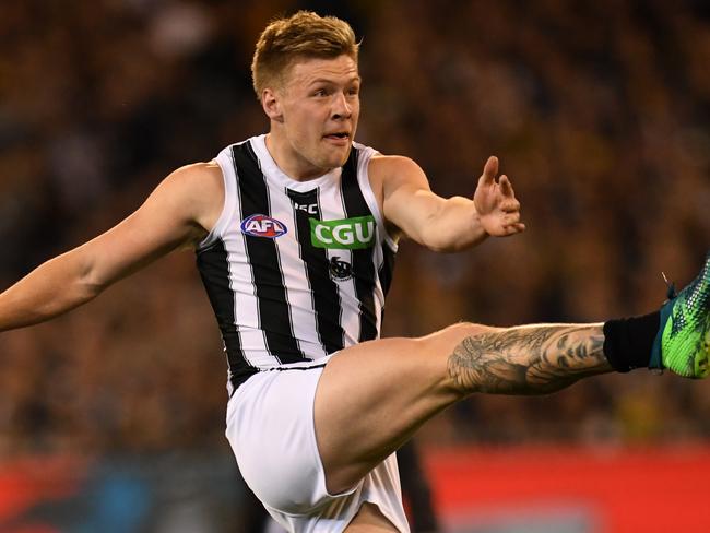 Jordan de Goey of the Magpies is seen in action during the First Preliminary Final between the Richmond Tigers and the Collingwood Magpies in Week 3 of the AFL Finals Series at the MCG in Melbourne, Friday, September 21, 2018. (AAP Image/Julian Smith) NO ARCHIVING, EDITORIAL USE ONLY