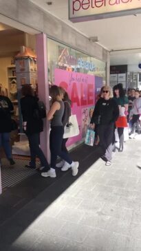 Hobart shoppers line up early for Boxing Day shopping deals