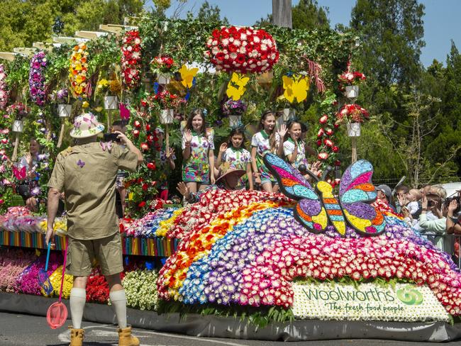 Grand Champion winning entry by Woolworths in the Grand Central Floral Parade, Toowoomba Carnival of Flowers. Saturday, September 18, 2021. Picture: Nev Madsen.