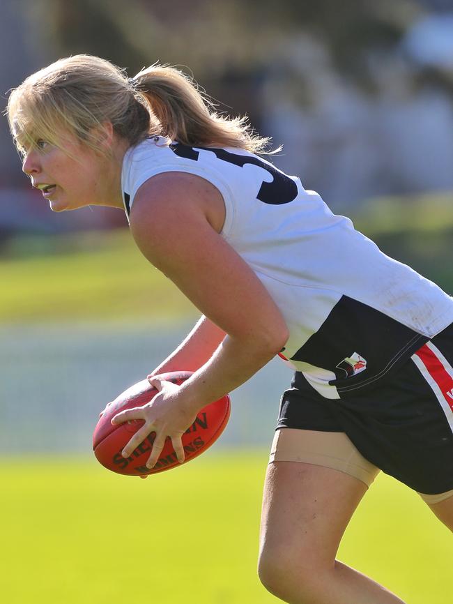 St Kilda star Phoebe McWilliams on the move.  Picture: Hamish Blair