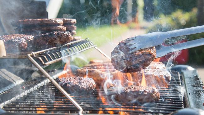 It’s time to clean the barbecue.