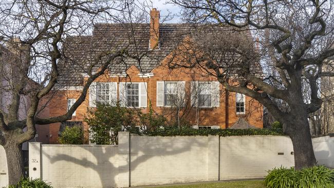 Offers for 32-32A St Georges Rd, Toorak, close August 27.