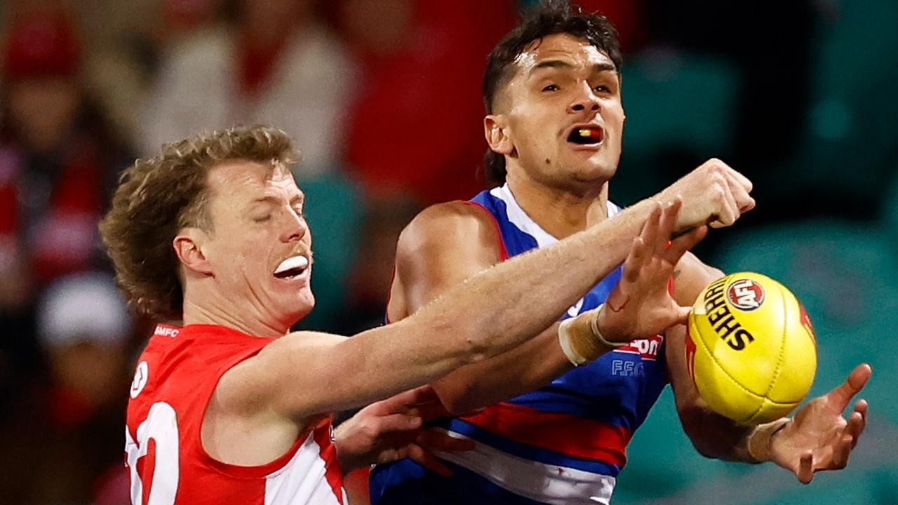 Cox fires back at critics, responds to Jamarra Swans links