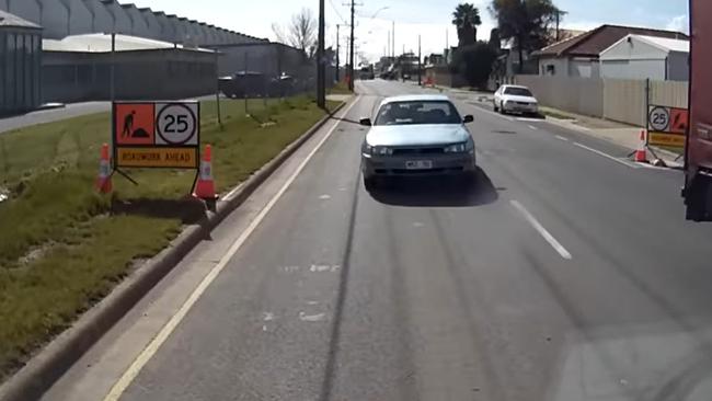 A swerved into the left lane towards the truck driver. Photo : facebook