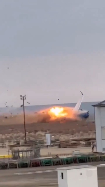 Horror footage of plane crash in Aktau