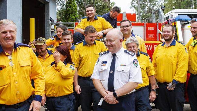 RFS Commissioner Shane Fitzsimmons talks to members of the Horsley Park Rural Fire Brigade. Picture: Getty Images