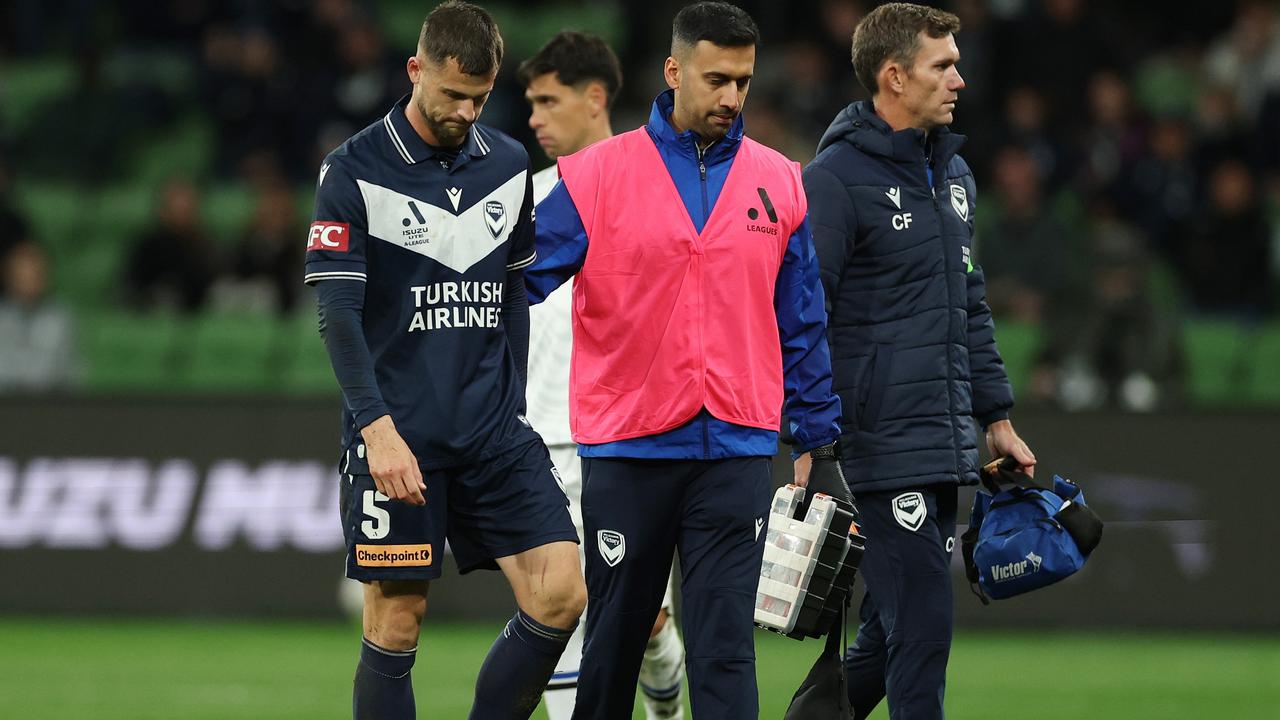 Victory defender suffers serious knee injury