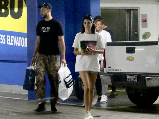 Kendall Jenner and Boyfriend Ben Simmons go shopping at Best Buy and get a lot of video gaming products. Picture: MEGA