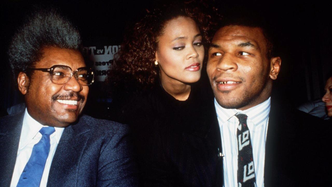 Robin Givens is fighting back at Mike Tyson.