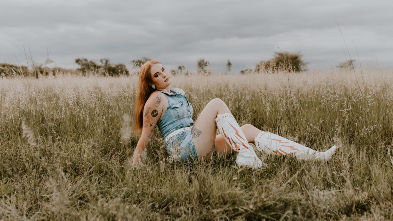 Townsville based country music artist Josie.