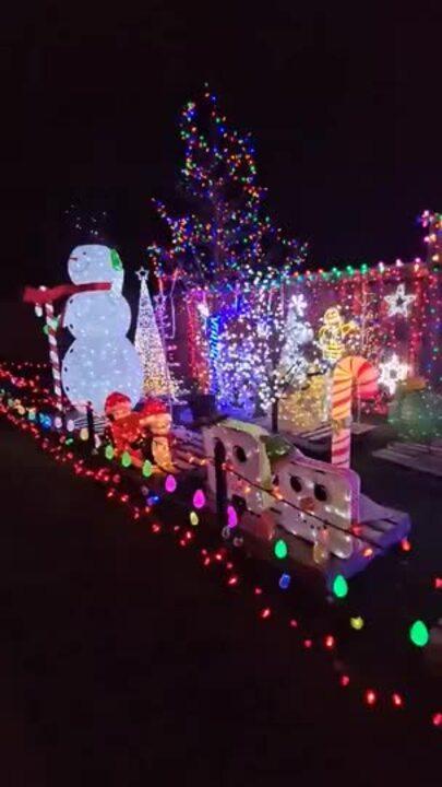 Man's Take on Famous 'Griswold House' Christmas Display Steals the Show