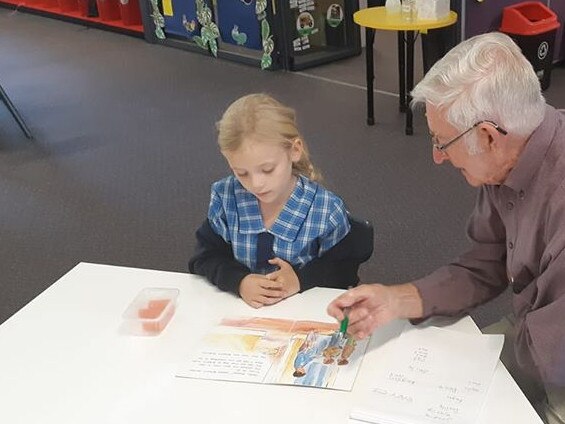 SOCIAL MEDIA IMAGE DISCUSS USE WITH YOUR EDITOR - Former mayor Charlie Cox has been reading with children at St Mary's Primary School in Casino.