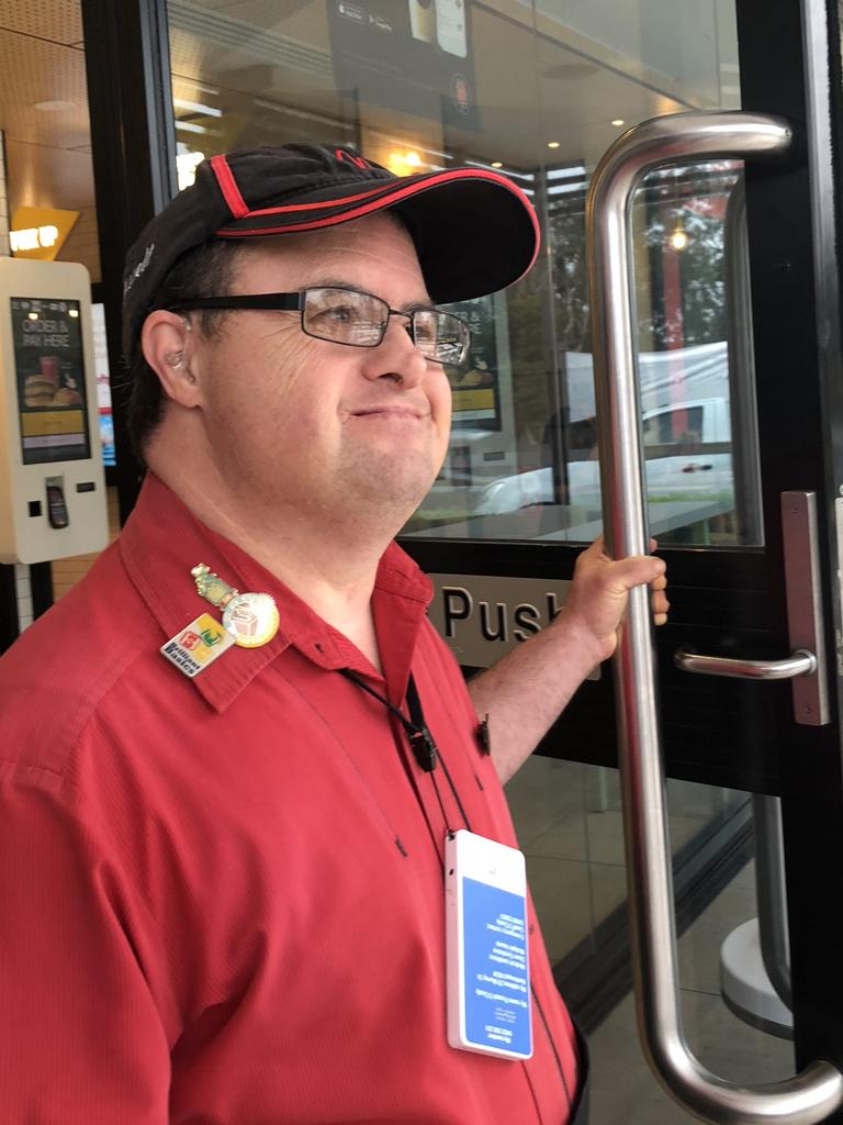 Mcdonalds Beloved Worker With Down Syndrome Retires After 32 Years Au — Australias 1608