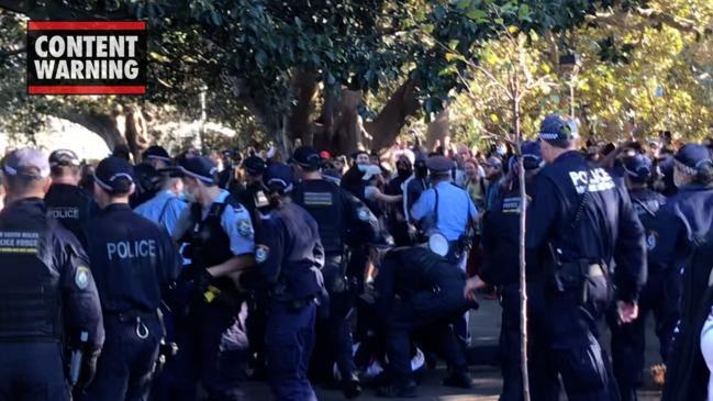 Sydney protesters clash with police