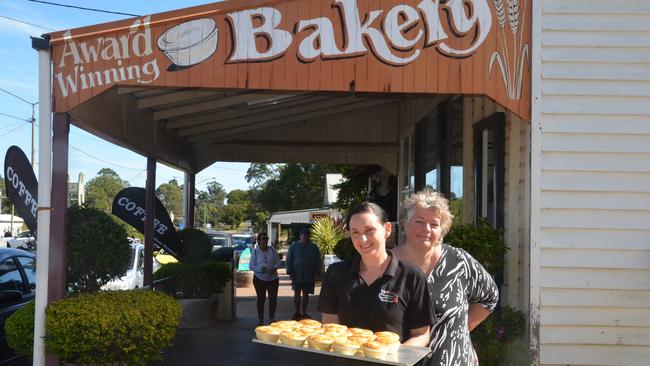 Blackbutt Bakery owner Roberta Anson and her pie chef Franka Mills. (Picture: File)