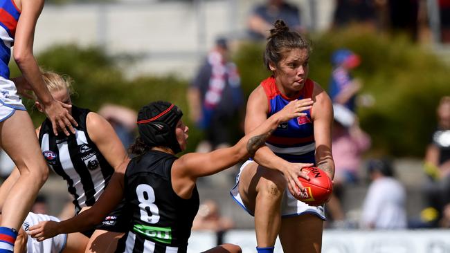 Can Ellie Blackburn help the Dogs beat the Pies — and take a share of top spot in the News Corp AFLW tipping competition in the process? Picture: AAP