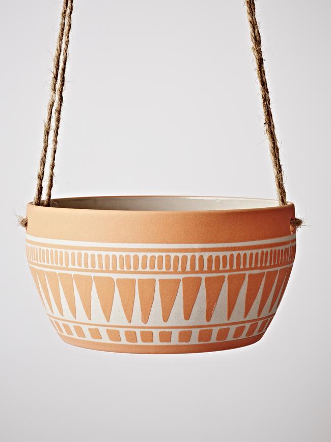 Hanging pot.