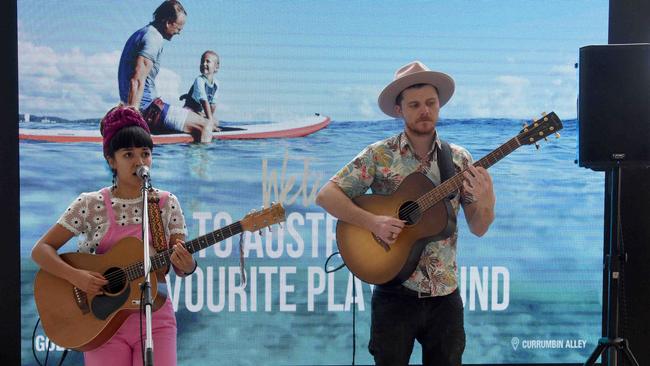 Passengers from the first Melbourne flight being welcomed at Gold Coast Airport. Picture: NCA NewsWire/Steve Holland