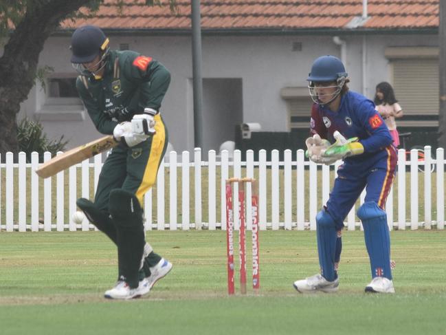 Laurence Bennell at the crease with Joshua McDowell at wicketkeeper. Picture: Sean Teuma