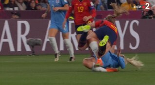 Paredes tackle on Lauren Hemp.