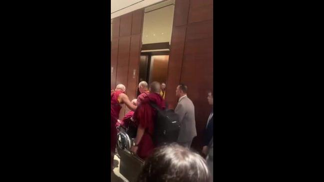 dalai lama arrives in new york