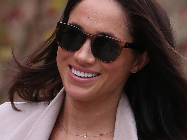 ONE TIME WEB USE ONLY - FEES APPLY FOR REUSE - EXCLUSIVE: **PREMIUM EXCLUSIVE RATES APPLY**PHOTOS TAKEN DECEMBER 03, 2016** Prince Harry's girlfriend and Suits actress, Meghan Markle is seen shopping for flowers in Toronto. Meghan, who was happy to be photographed leaving an up-market flower shop, greeted the photographers as they photographed her. The Prince is currently on his last day of a grueling tour in the Caribbean. It has been reported that Meghan is to meet Prince Harry for a vacation before Christmas. Pics taken December 3rd 2016  Pictured: Meghan Markle Ref: SPL1697491 140518 EXCLUSIVE Picture by: SplashNews.com  Splash News and Pictures USA: +1 310-525-5808 London: +44 (0)20 8126 1009 Berlin: +49 175 3764 166 photodesk@splashnews.com Picture: Splash News/Media Mode