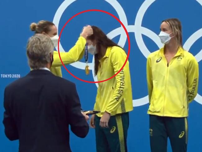 Classy touch by the Aussie golden girls.