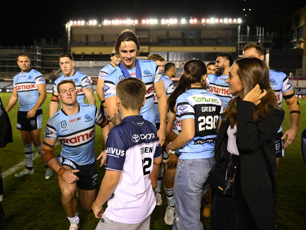 Nicho Hynes handed his Paul Green Medal to Jed Green. Picture Grant Trouville/ NRL Photos