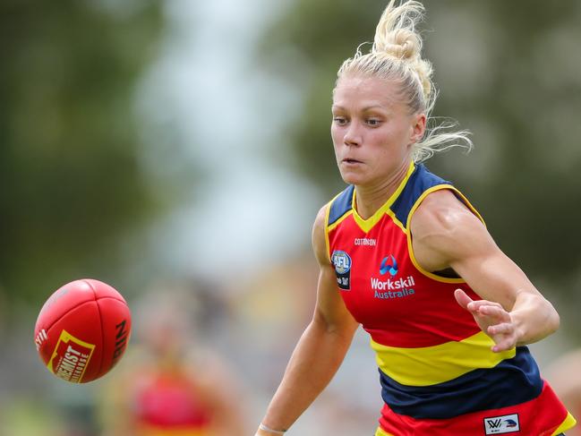 ADELAIDE, AUSTRALIA - MARCH 01: Erin Phillips of the Crows in action during the 2020 AFLW Round 04 match between the Adelaide Crows and the Carlton Blues at Hisense Stadium on March 1, 2020 in Adelaide, Australia. (Photo by Matt Turner/AFL Photos via Getty Images)