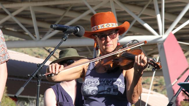 Glenny Rae's Grass Brazoo's kick off festivities at the Alice Springs Bush BBQ festival has began on the afternoon of the 2025 federal election, May 3, 2025. Picture: Gera Kazakov