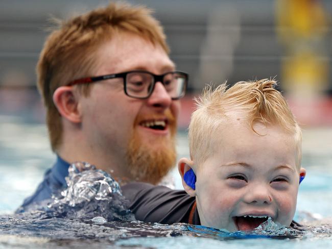 DAILY TELEGRAPH - 21/10/24Swim coach and disabled athlete Taylor ÃChipÃ Hanson pictured with 3yr old Jagger Lemmon having a swim lesson at Wollondilly Leisure Centre.  Picture: Sam Ruttyn