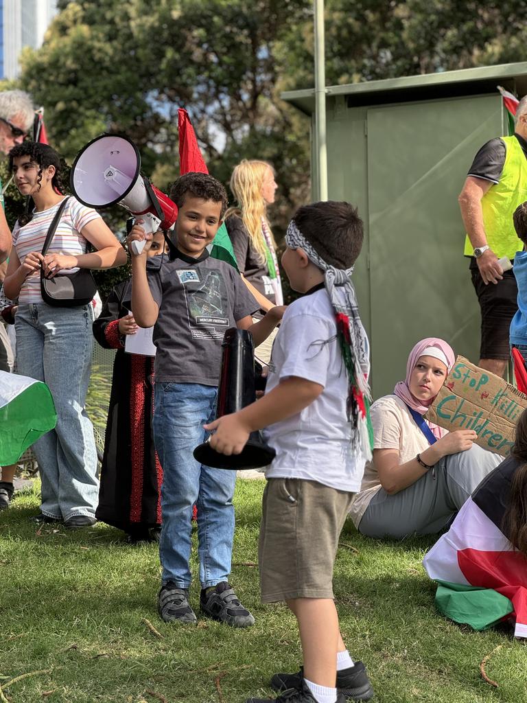 Children were heard leading chants at a Palestine solidarity rally held at Victoria Park, Broadbeach on 18.11.23. Picture: Amaani Siddeek