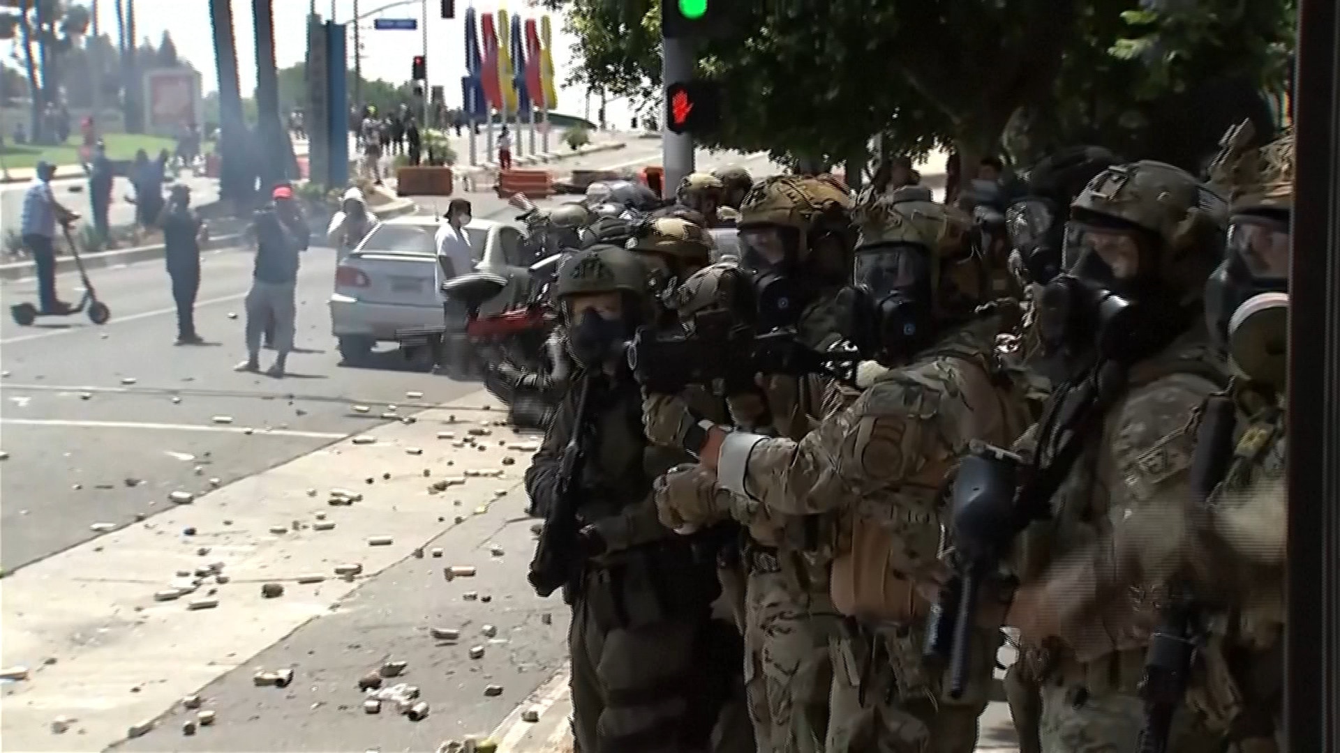 Today’s News Headlines: Anti-ICE protesters and police clash in Los Angeles