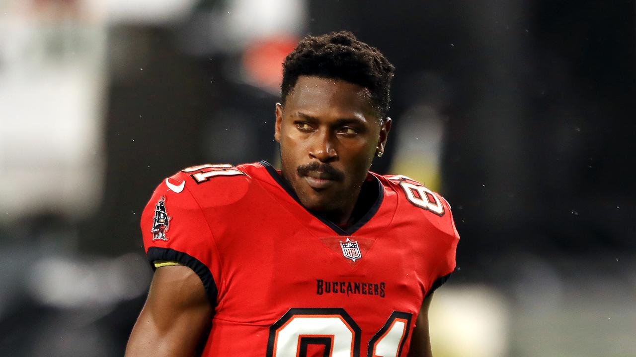 Antonio Brown walks away from Buccaneers; Tom Brady rallies team