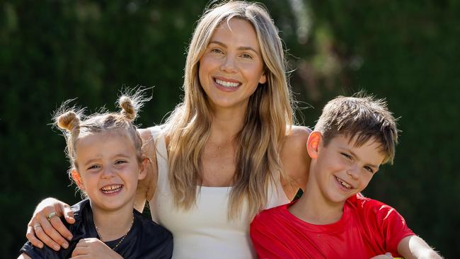 WARNING WARNING STRICT EMBARGO MARCH 1ST 2025 WARNING WARNING  Alex Pendlebury with kids Jax, 7 and Darcy, 5 at home in Sandringham for Aus Kick story. Picture: Jason Edwards