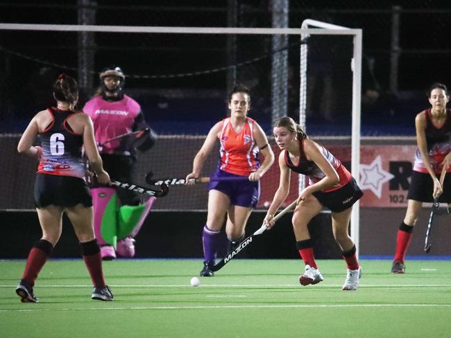 Souths' Zoe Van Drie looks to pass. PICTURE: BRENDAN RADKE