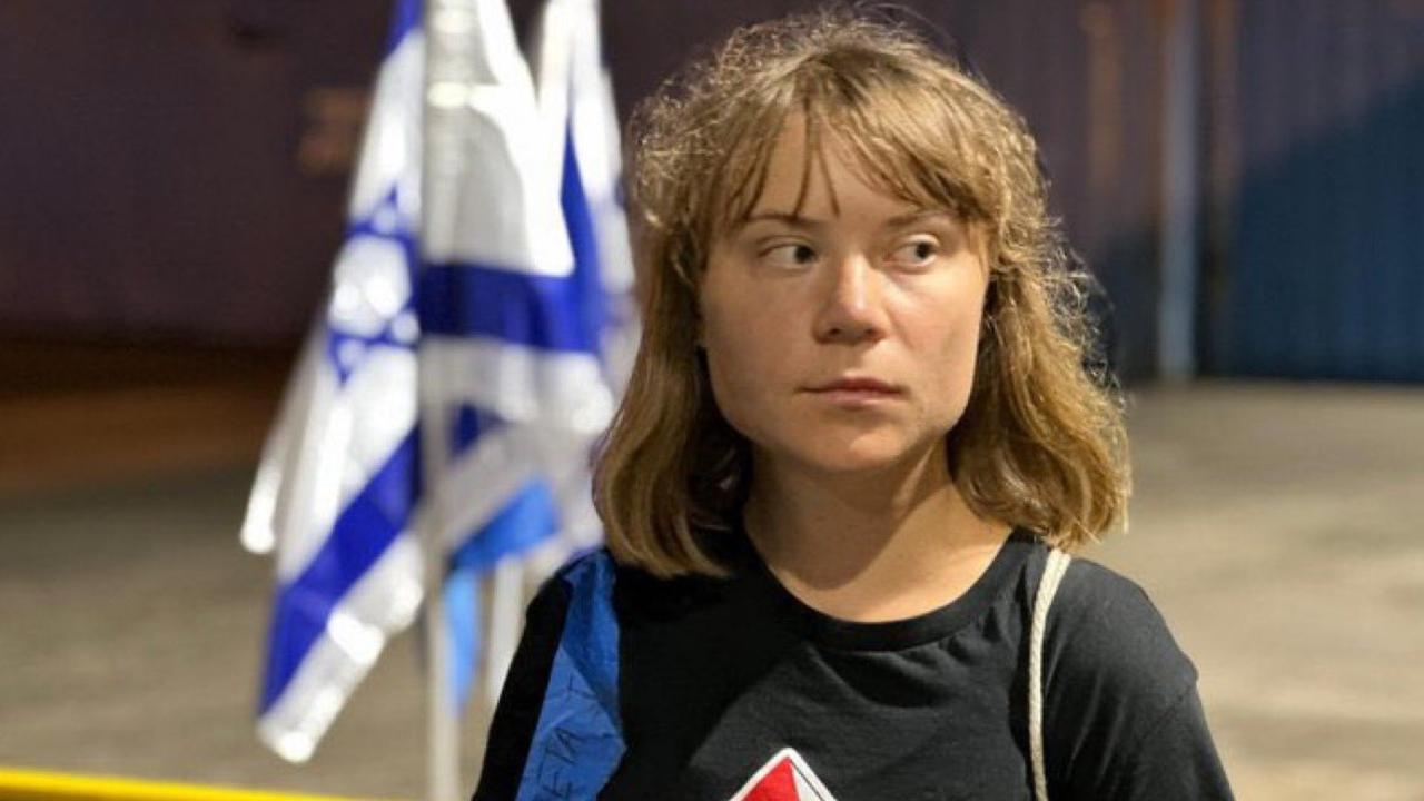 Greta Thunberg disembarks from the aid ship Madleen at Ashdod. Picture; X.
