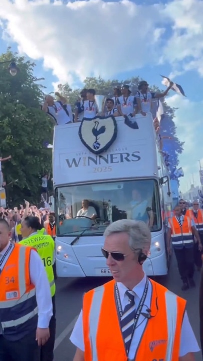 Spurs fans go wild for Ange and team at victory parade