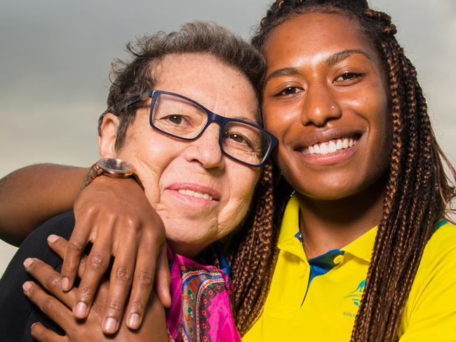 Australian Rugby 7 star Ella Green with her mum Yolanta. Photo: RUGBY.com.au/Stuart Walmsley