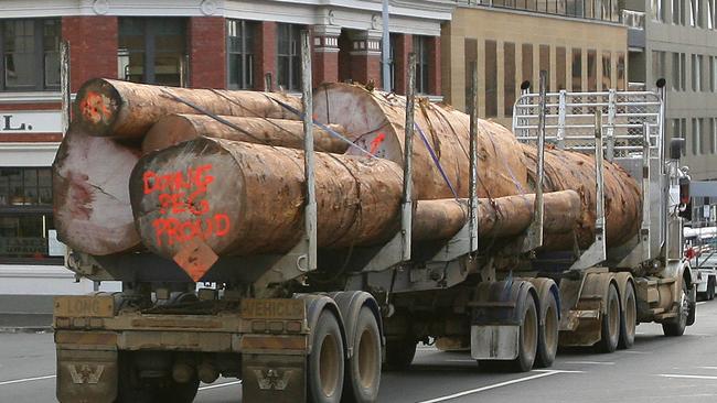 A B double log truck in Macquarie Street.