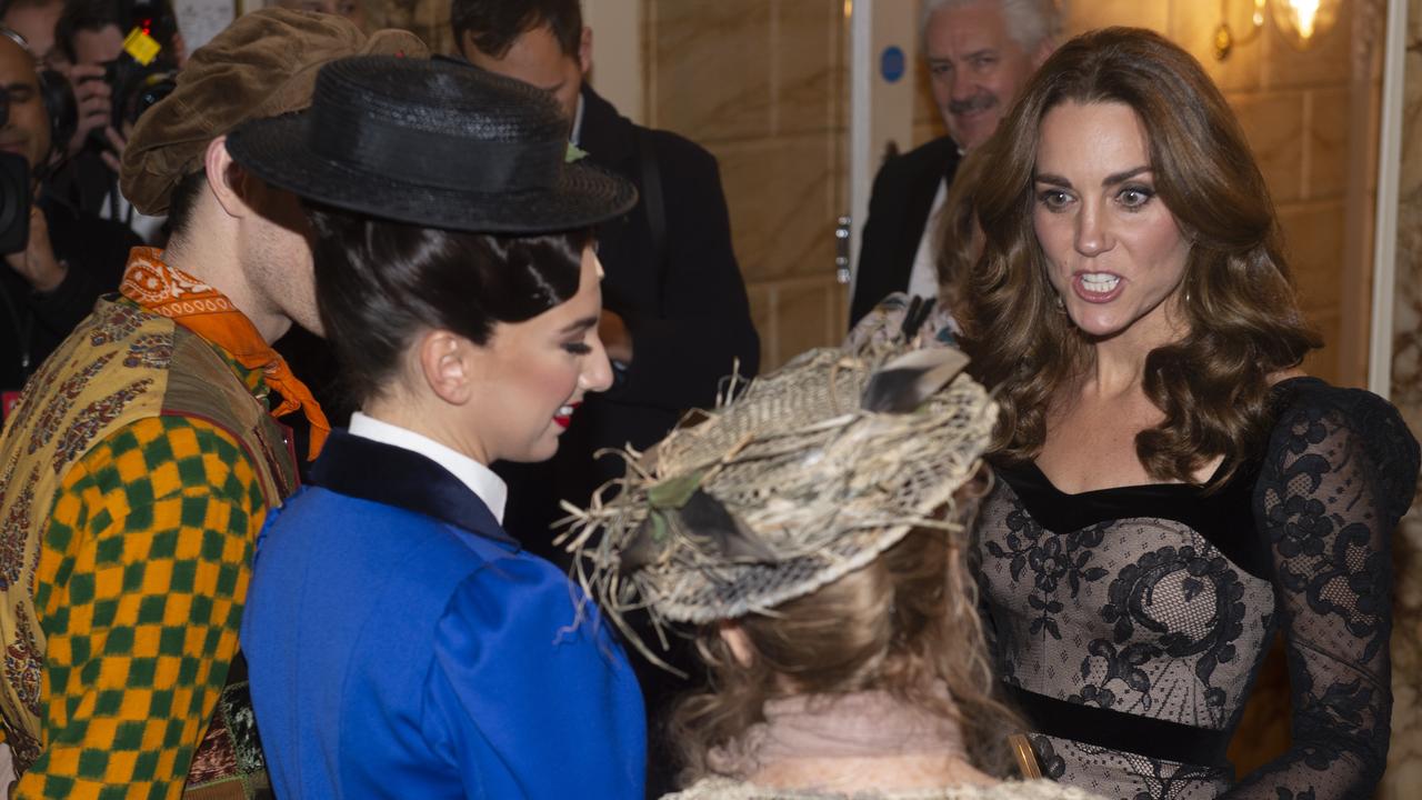 Kate met with the cast of Mary Poppins at the performance. Picture: Geoff Pugh – WPA Pool/Getty Images