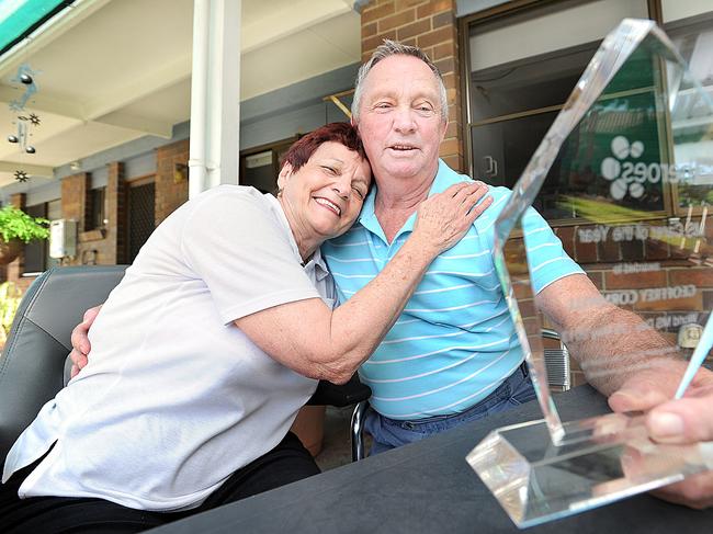 Point Vernon man Geoffrey Cornwell awarded MS Carer of the Year with his wife Bev who he looks after. Photo: Alistair Brightman / Fraser Coast Chronicle